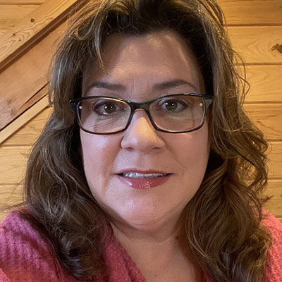 2021 Lori Marsh.jpg headshot